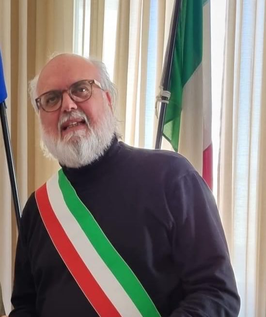 Uomo di notevole spessore politico e culturale, per me un maestro di vita e politica